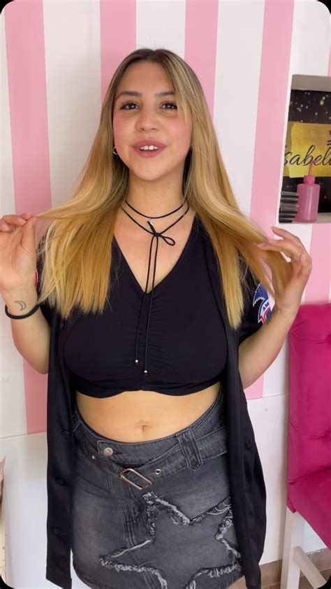 Isabela (@isabelapor) • Instagram photos and videos.